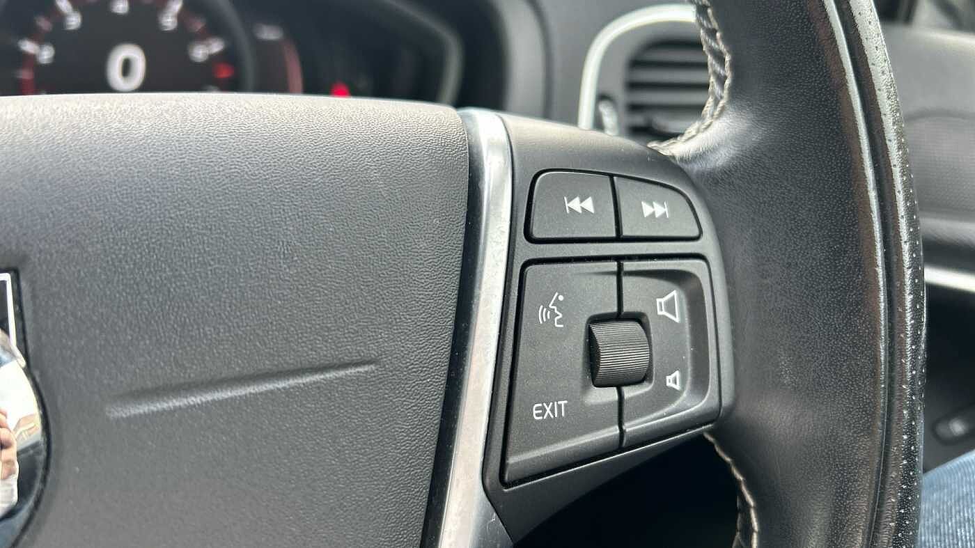 Volvo V40 T3 R-Design Pro Manual