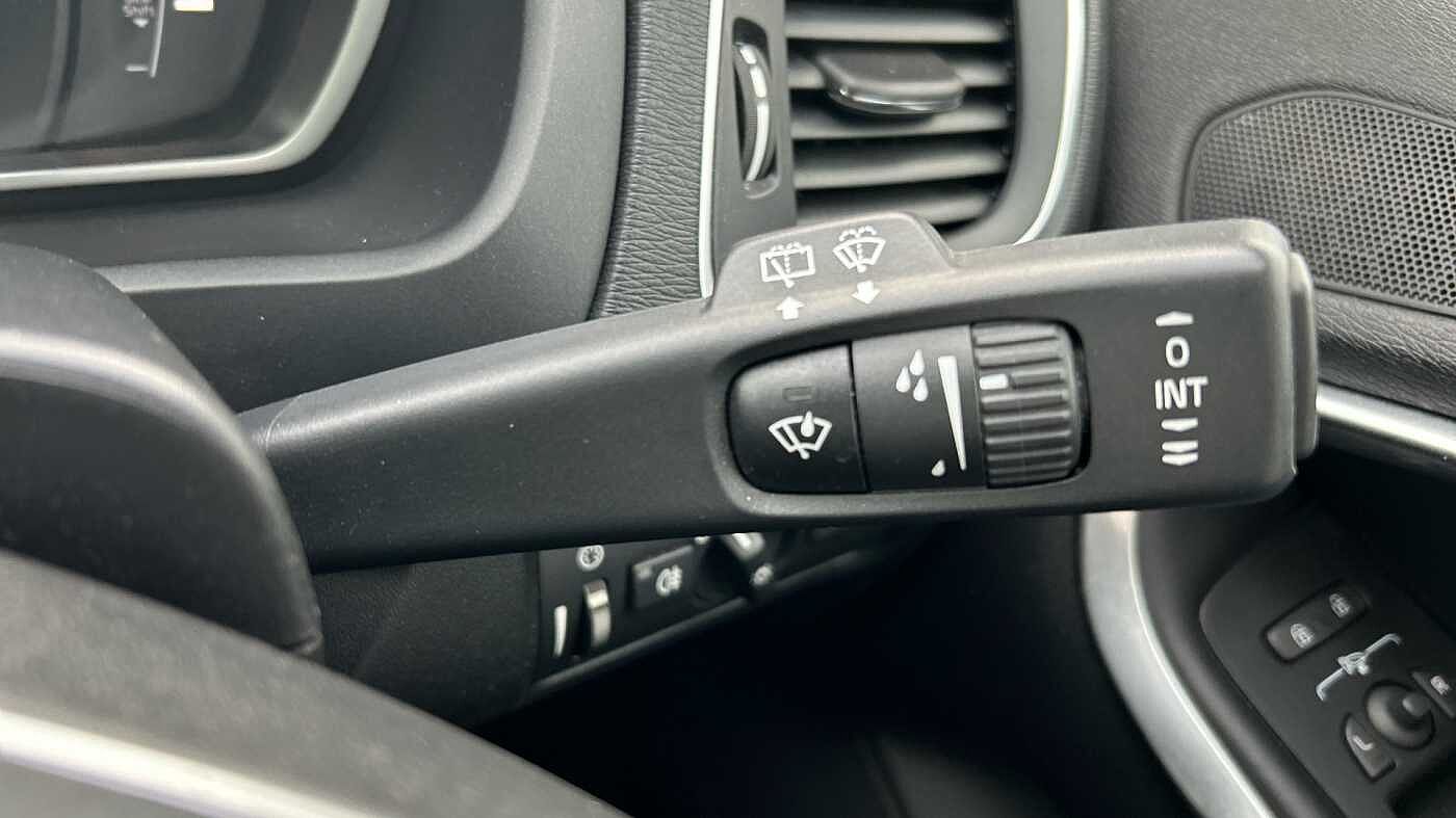 Volvo V40 T3 R-Design Pro Manual