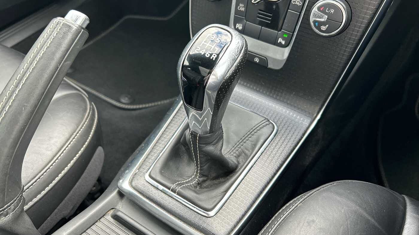 Volvo V40 T3 R-Design Pro Manual