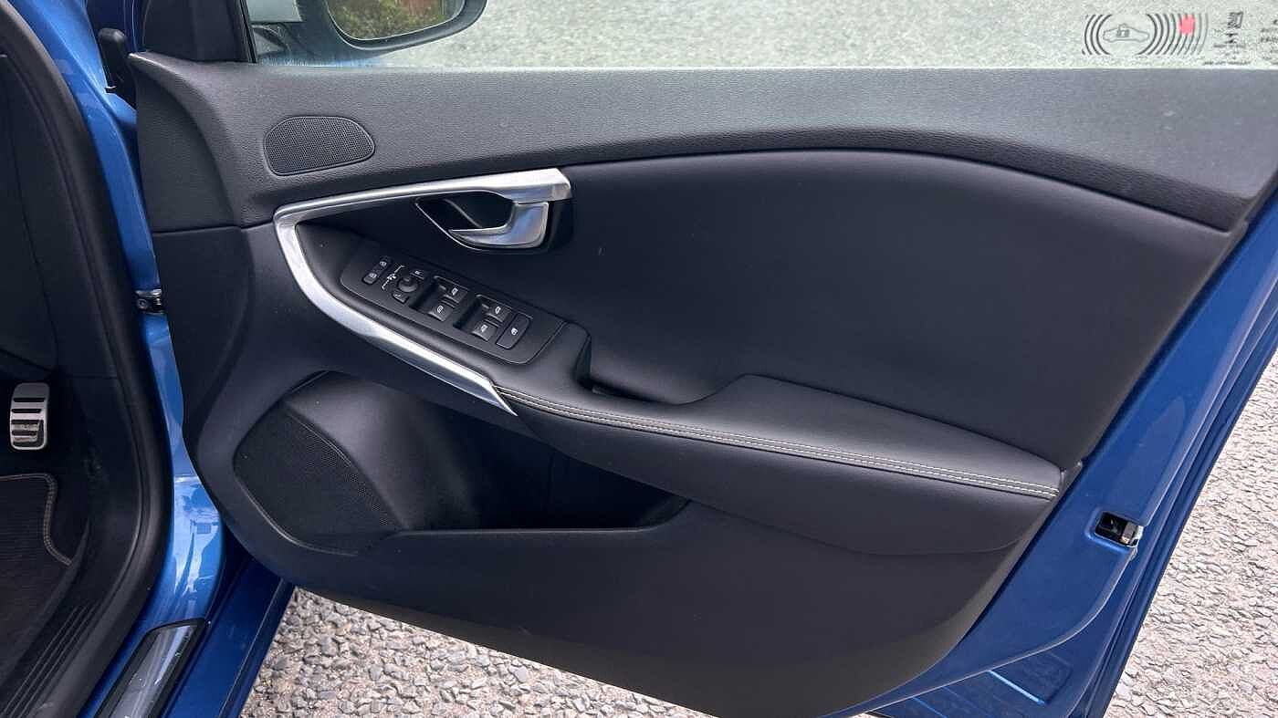 Volvo V40 T3 R-Design Pro Manual