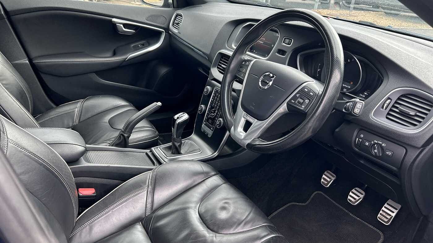 Volvo V40 T3 R-Design Pro Manual