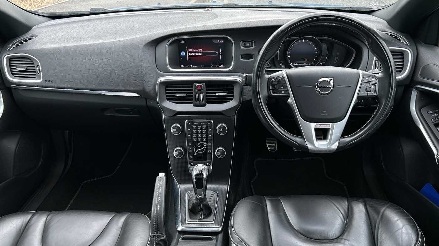 Volvo V40 T3 R-Design Pro Manual