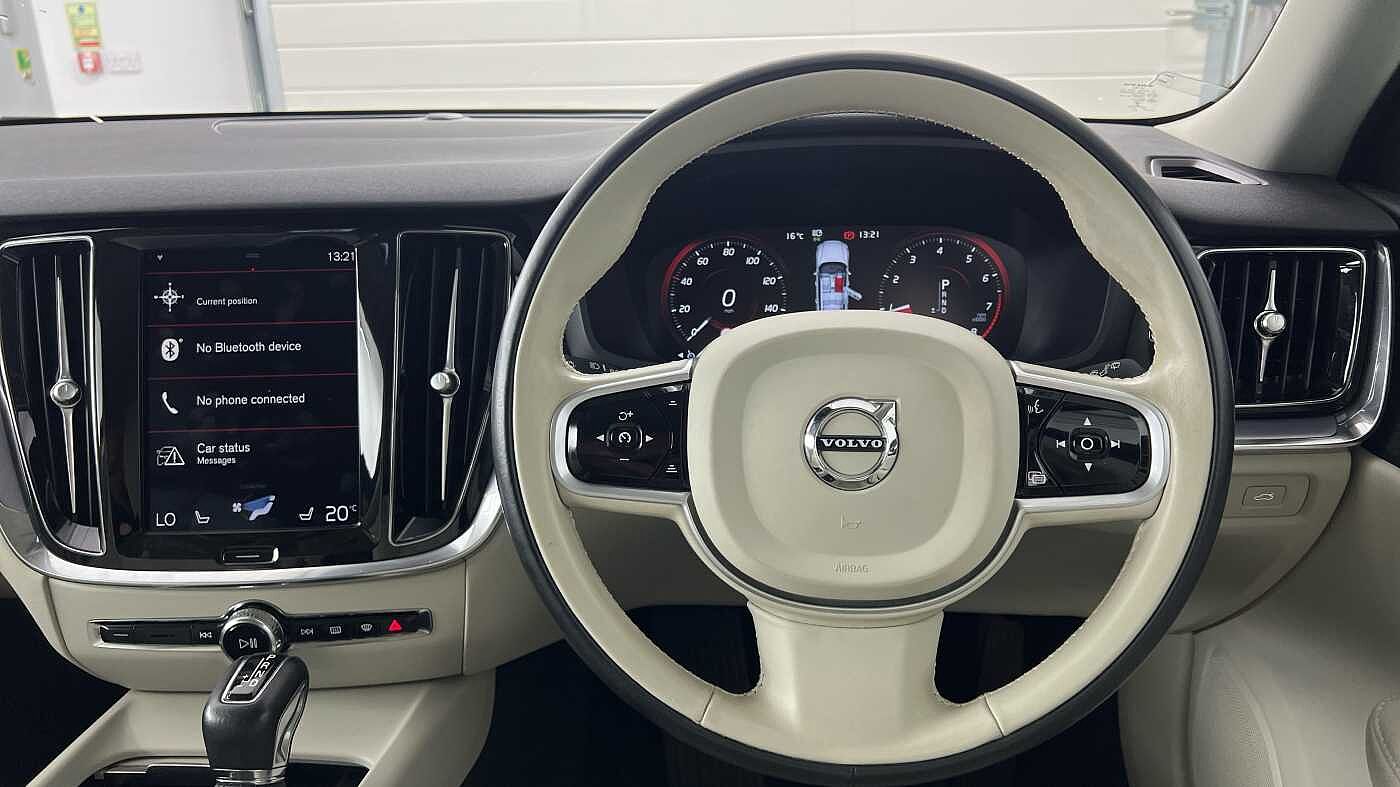 Volvo V60 Cross Country T5 AWD Plus Automatic
