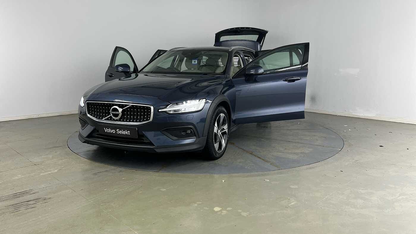 Volvo V60 Cross Country T5 AWD Plus Automatic