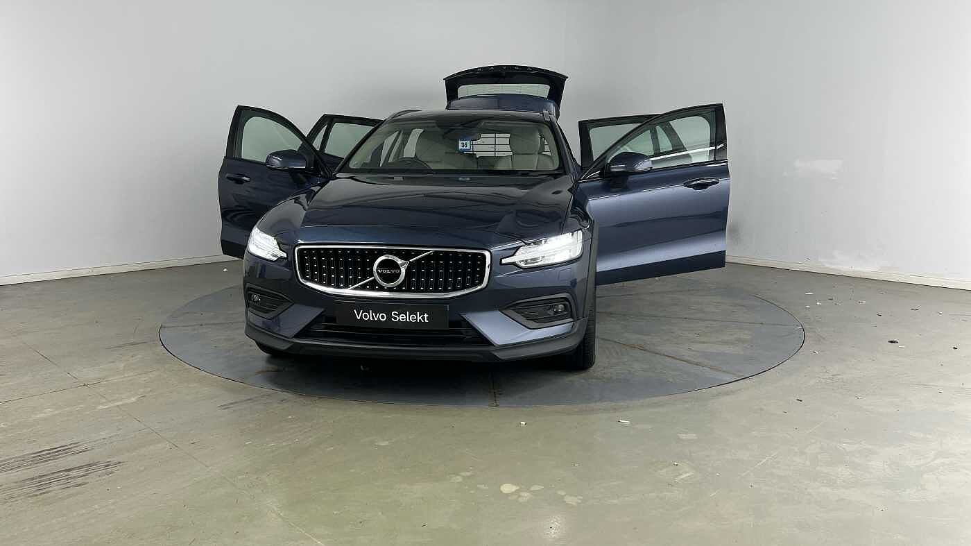 Volvo V60 Cross Country T5 AWD Plus Automatic