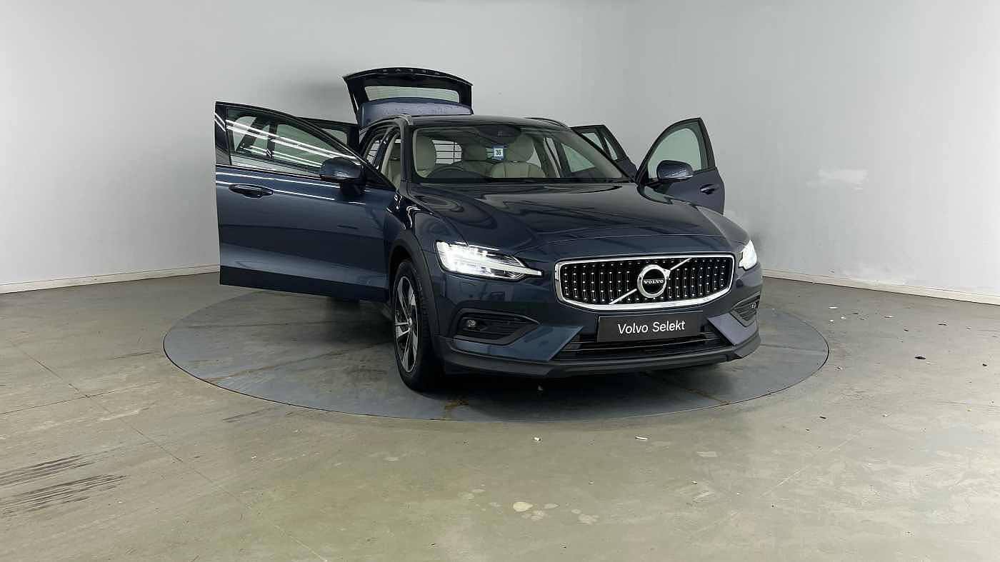 Volvo V60 Cross Country T5 AWD Plus Automatic