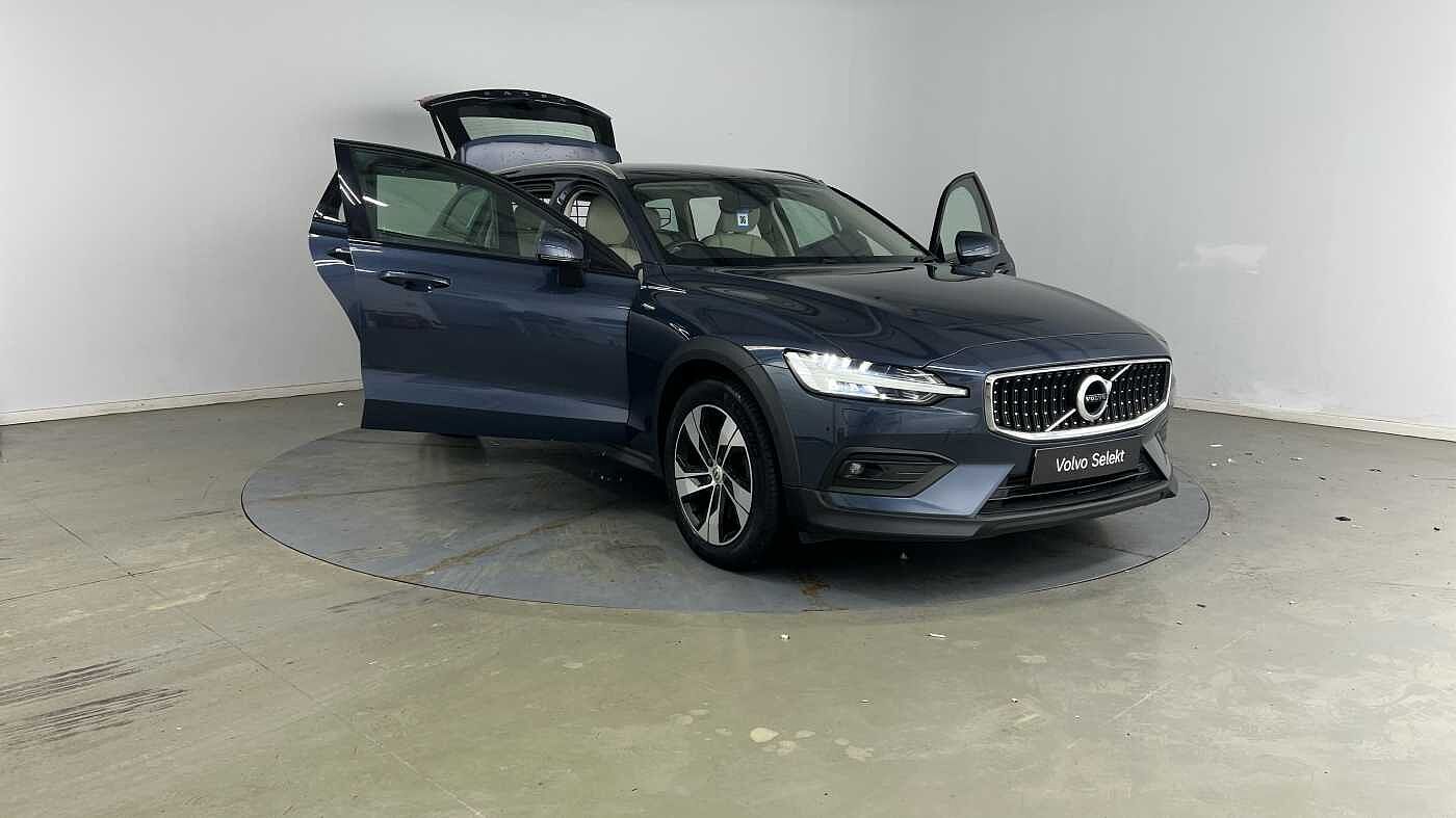 Volvo V60 Cross Country T5 AWD Plus Automatic