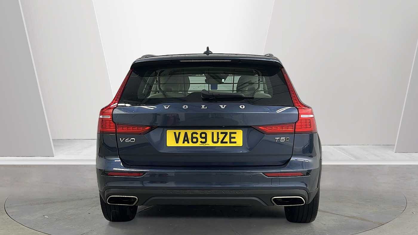 Volvo V60 Cross Country T5 AWD Plus Automatic