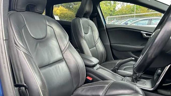 Volvo V40 T3 R-Design Pro Manual