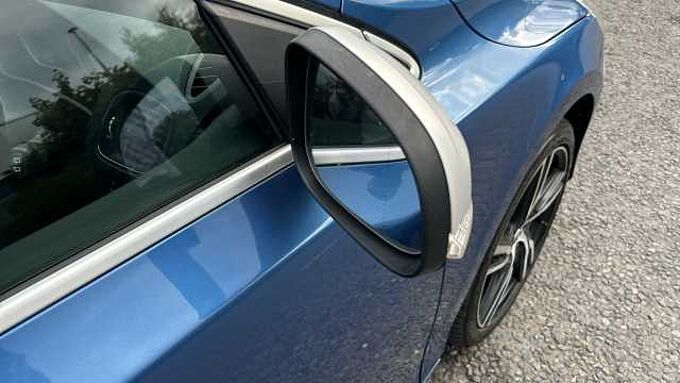 Volvo V40 T3 R-Design Pro Manual