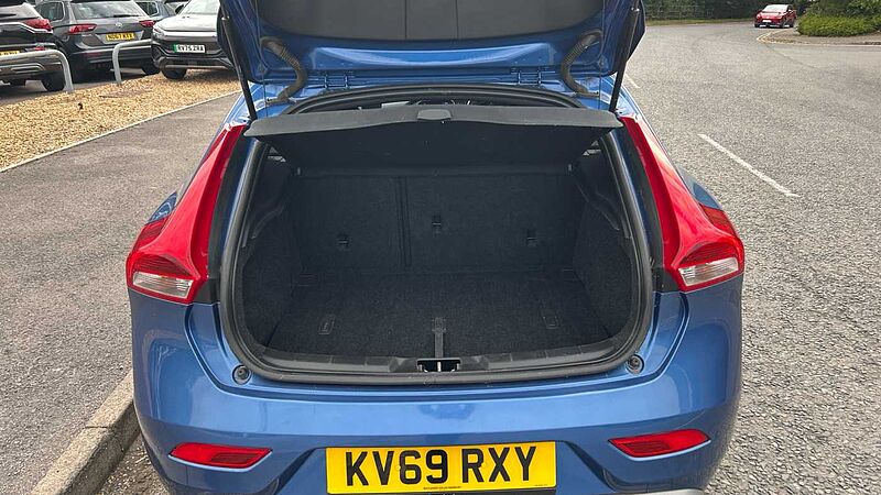 Volvo V40 T3 R-Design Pro Manual