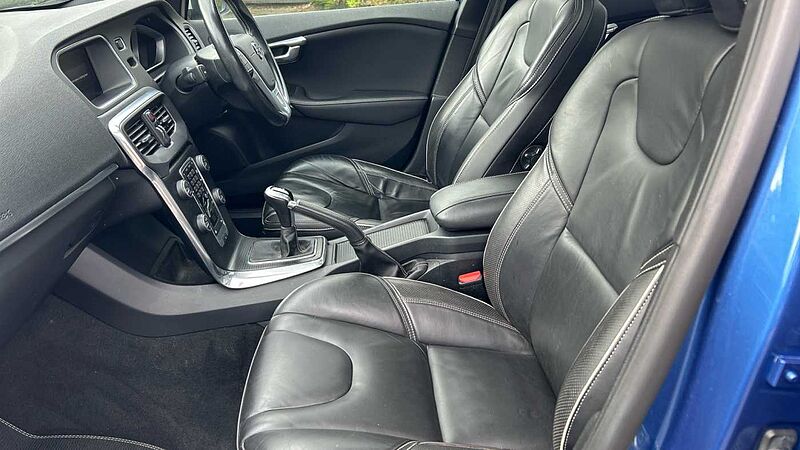 Volvo V40 T3 R-Design Pro Manual