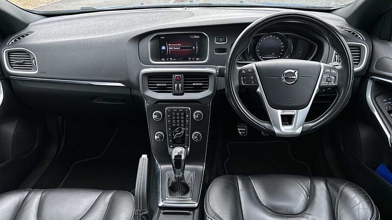 Volvo V40 T3 R-Design Pro Manual
