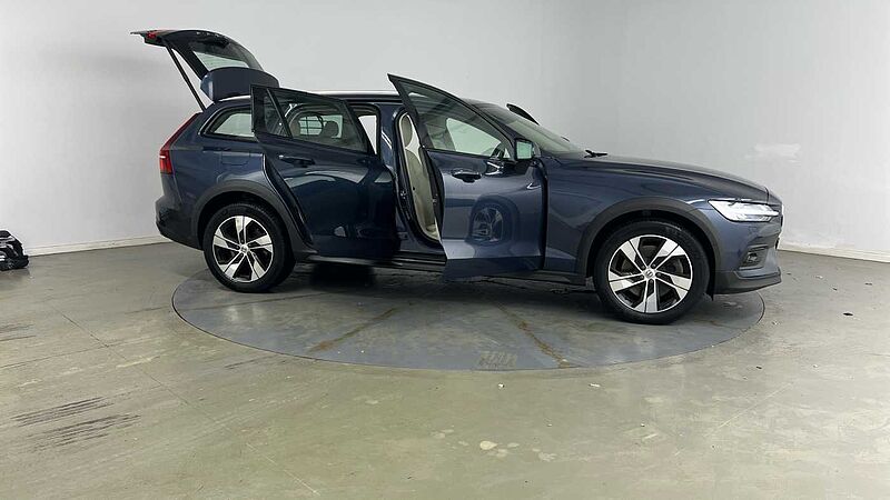 Volvo V60 Cross Country T5 AWD Plus Automatic