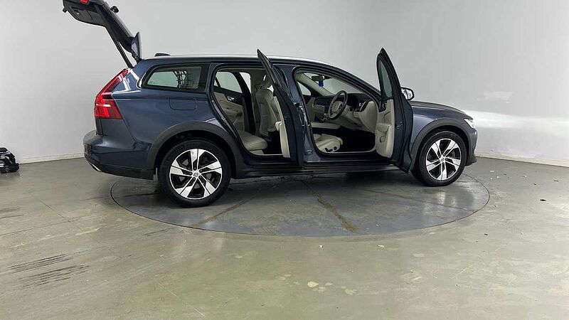 Volvo V60 Cross Country T5 AWD Plus Automatic