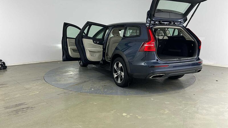 Volvo V60 Cross Country T5 AWD Plus Automatic