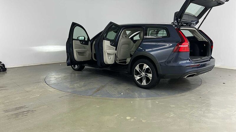 Volvo V60 Cross Country T5 AWD Plus Automatic
