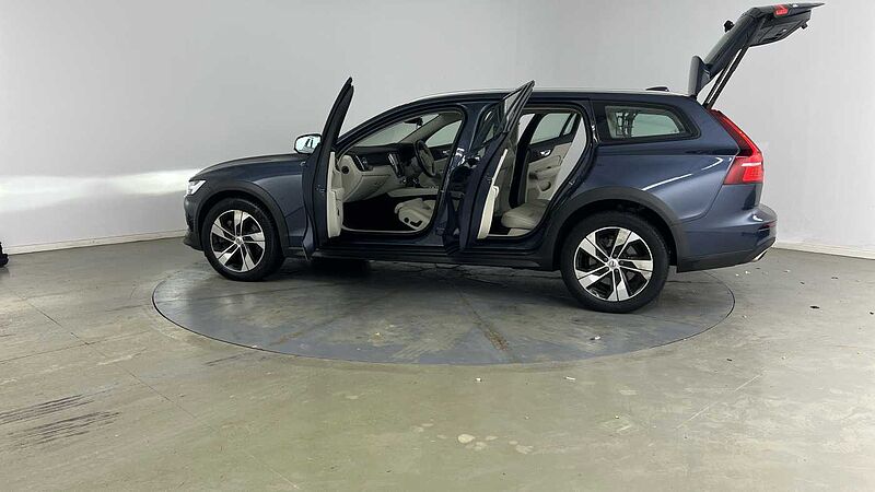 Volvo V60 Cross Country T5 AWD Plus Automatic
