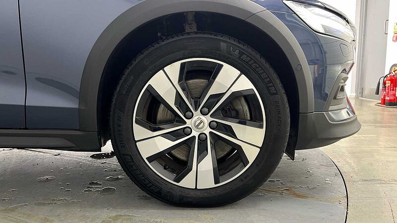 Volvo V60 Cross Country T5 AWD Plus Automatic