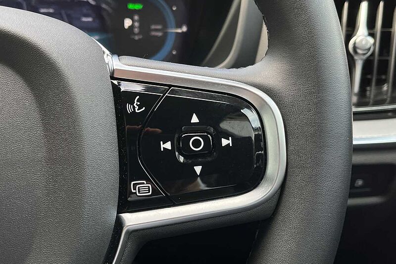 Volvo V60 V60 Ultra, T8 AWD Plug-in hybrid, Electric/Petrol, Dark