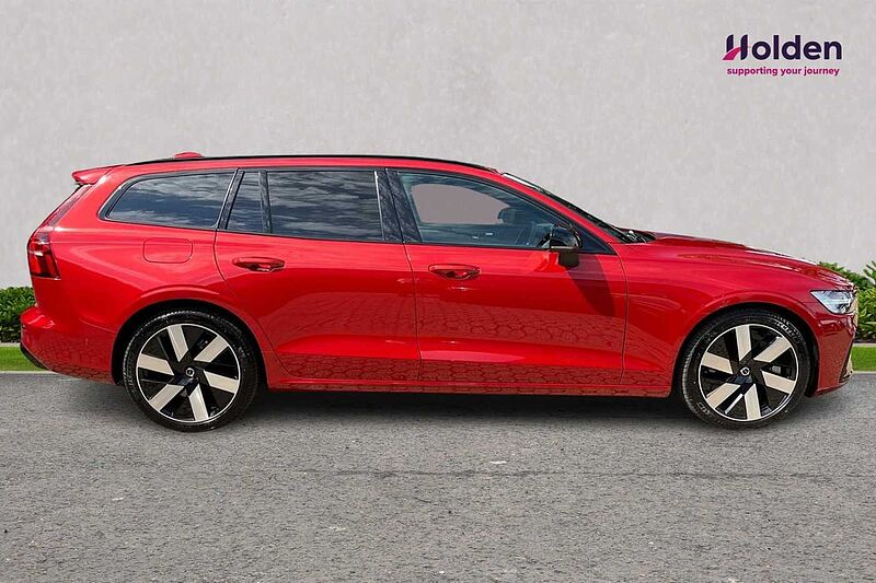 Volvo V60 V60 Ultra, T8 AWD Plug-in hybrid, Electric/Petrol, Dark