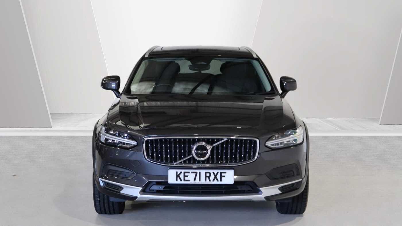 Volvo V90 Cross Country B5 (P) AWD (Lounge & Climate Pack, Sunroof, 360 Camera, Pilot Assist, BLIS)