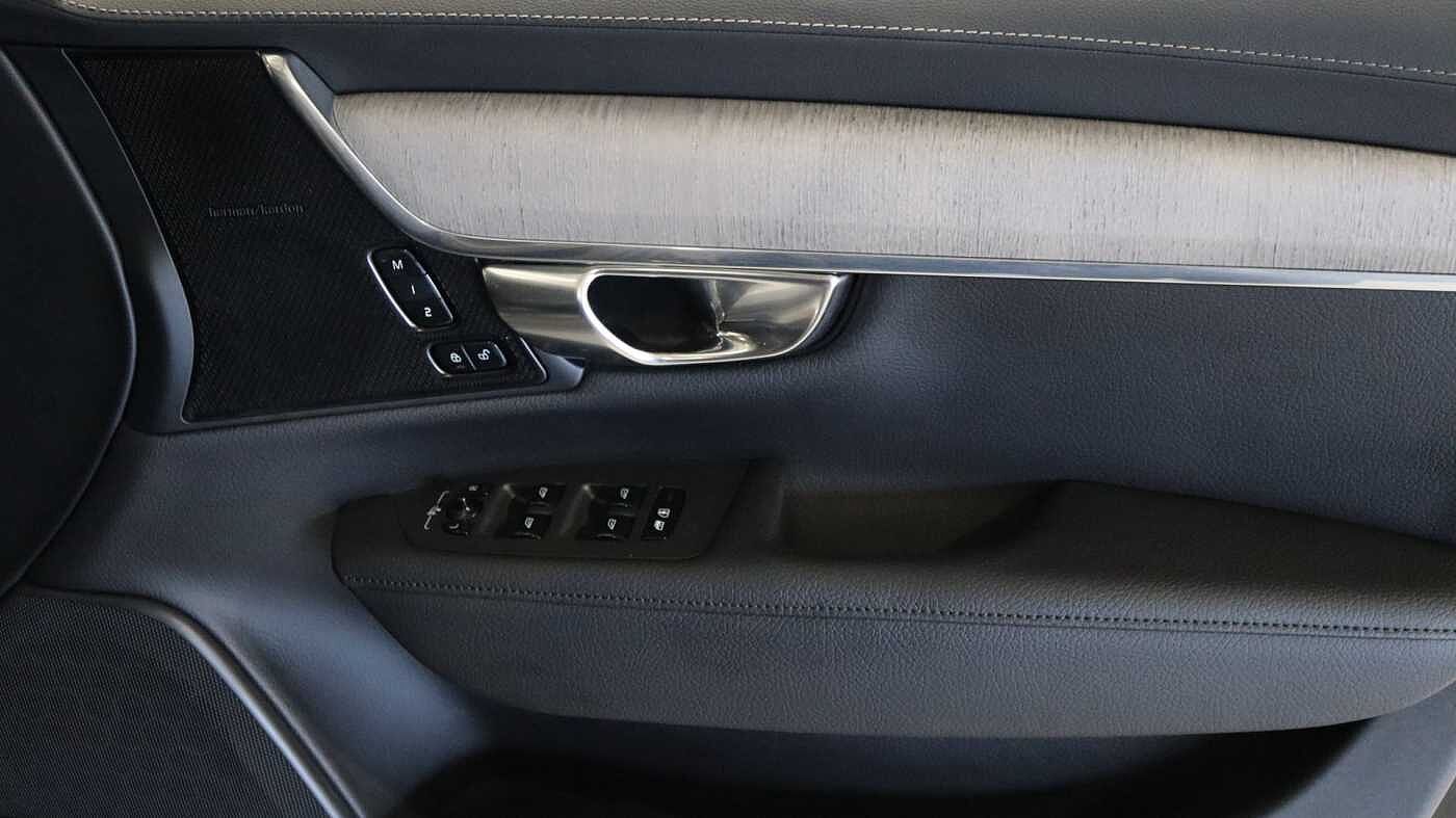 Volvo V90 Cross Country B5 (P) AWD (Lounge & Climate Pack, Sunroof, 360 Camera, Pilot Assist, BLIS)