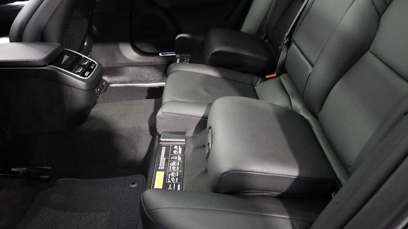 Volvo V90 Cross Country B5 (P) AWD (Lounge & Climate Pack, Sunroof, 360 Camera, Pilot Assist, BLIS)