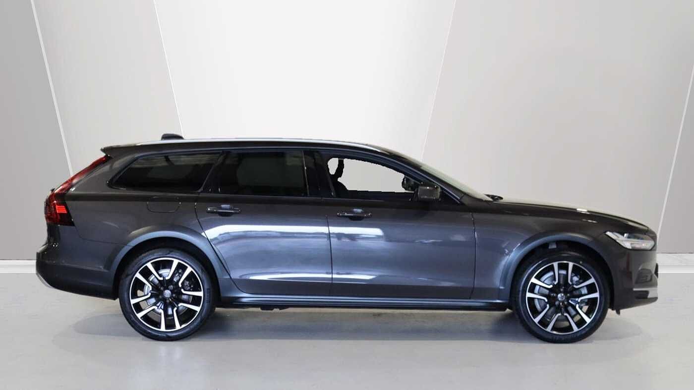 Volvo V90 Cross Country B5 (P) AWD (Lounge & Climate Pack, Sunroof, 360 Camera, Pilot Assist, BLIS)