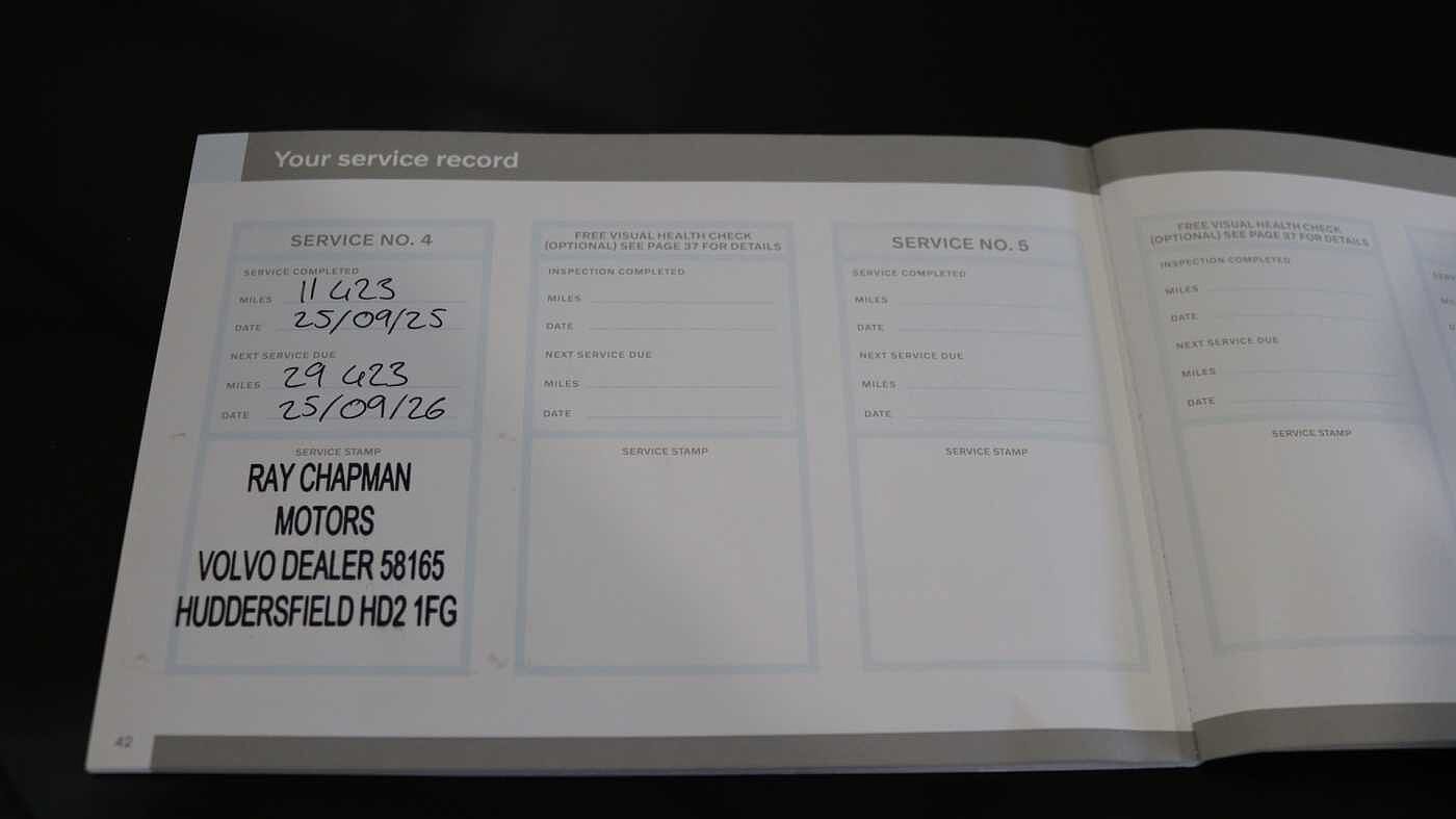 Volvo V90 Cross Country B5 (P) AWD (Lounge & Climate Pack, Sunroof, 360 Camera, Pilot Assist, BLIS)