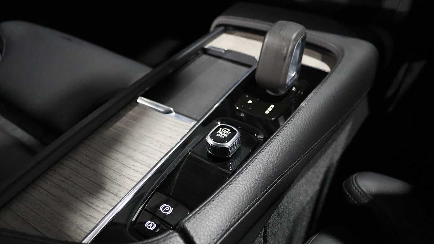 Volvo V90 Cross Country B5 (P) AWD (Lounge & Climate Pack, Sunroof, 360 Camera, Pilot Assist, BLIS)