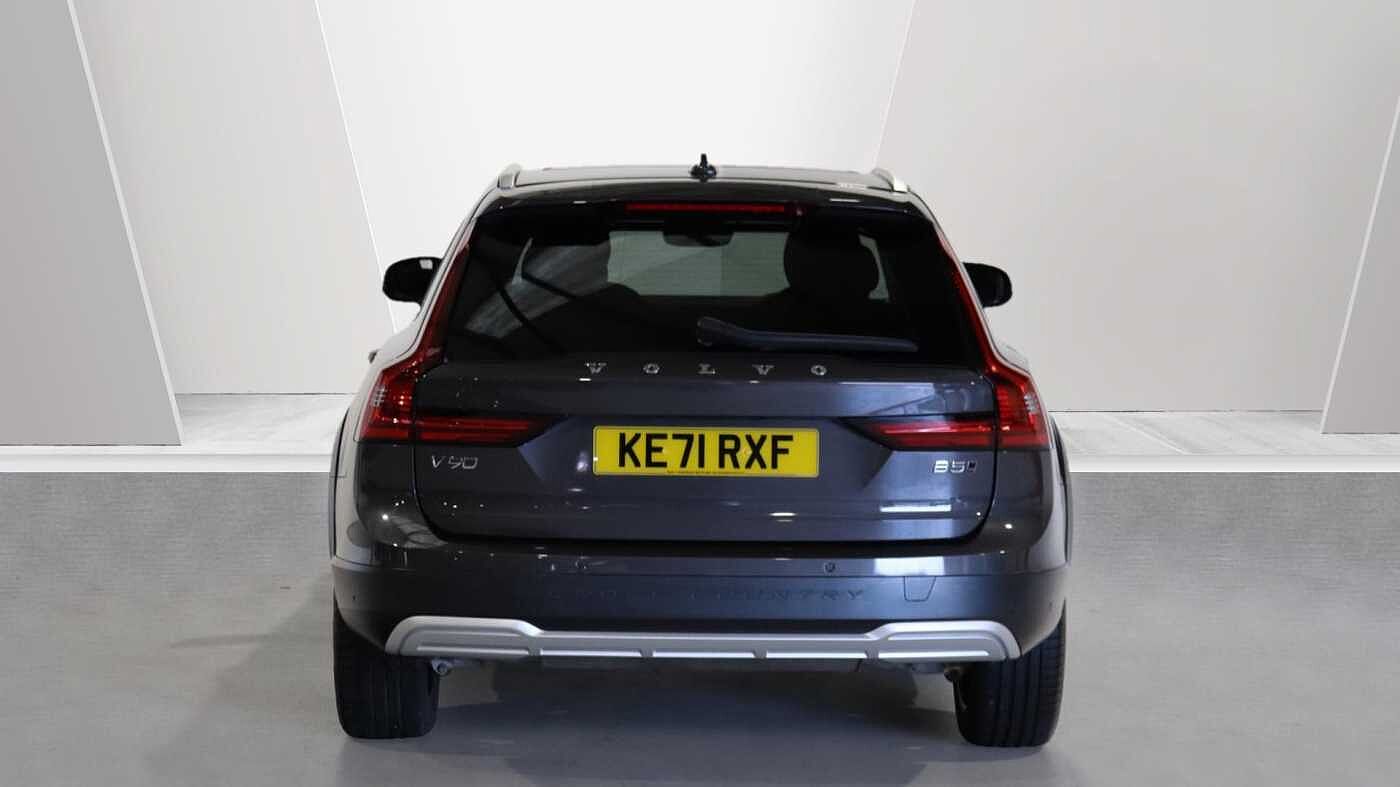 Volvo V90 Cross Country B5 (P) AWD (Lounge & Climate Pack, Sunroof, 360 Camera, Pilot Assist, BLIS)