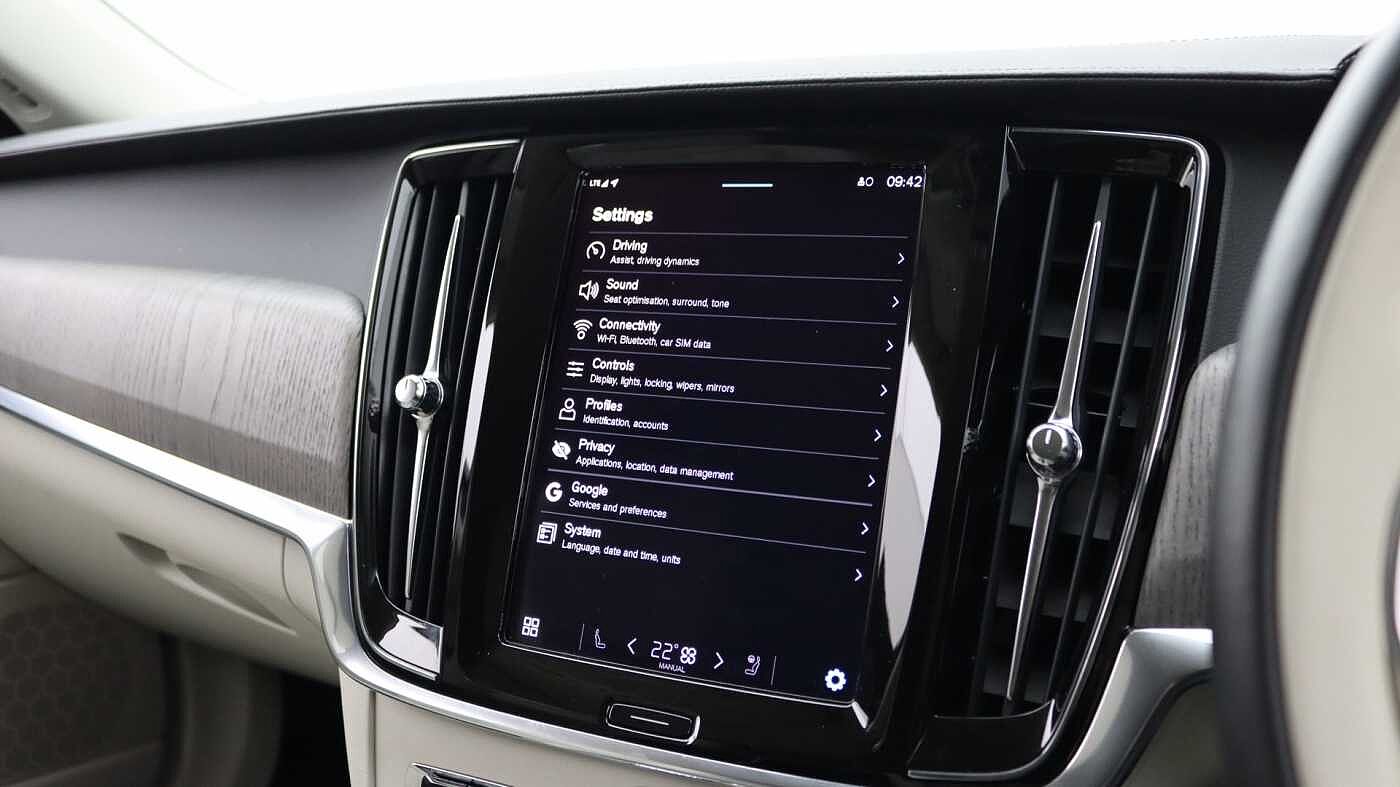 Volvo V90 Cross Country B5 (D) AWD Plus (Blond Leather, Harman/Kardon Sound, 360 Camera)