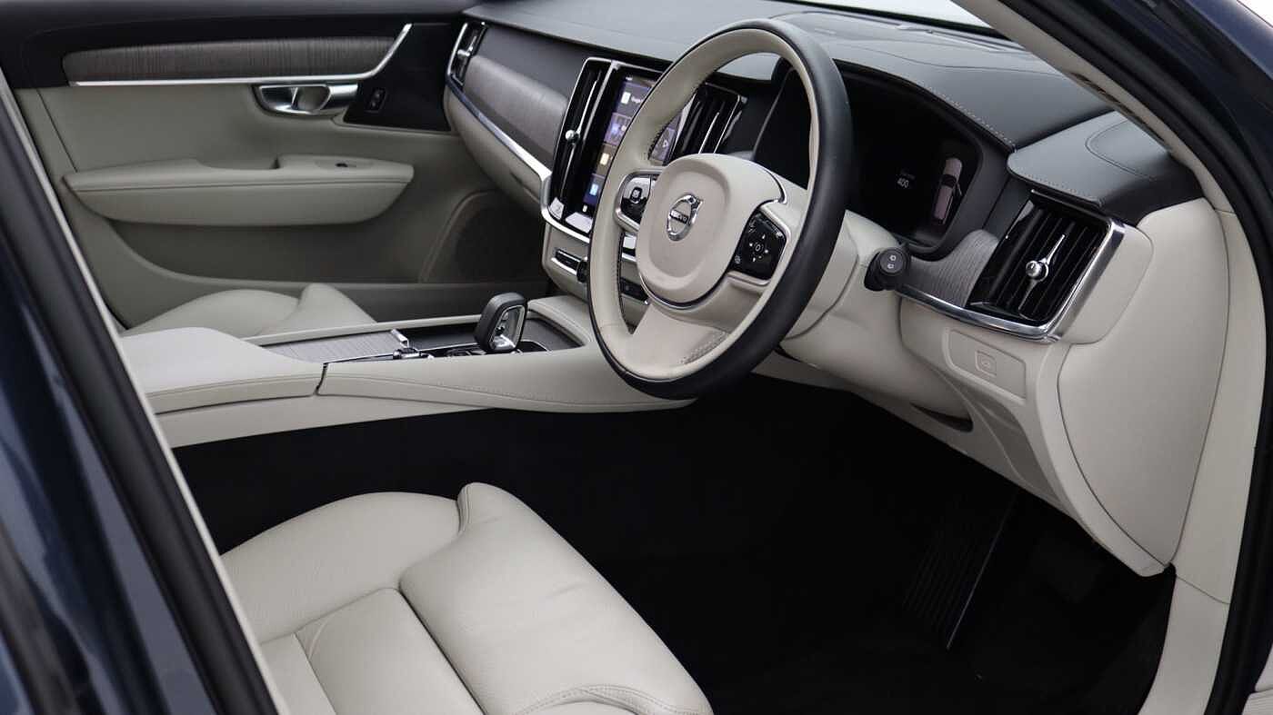 Volvo V90 Cross Country B5 (D) AWD Plus (Blond Leather, Harman/Kardon Sound, 360 Camera)