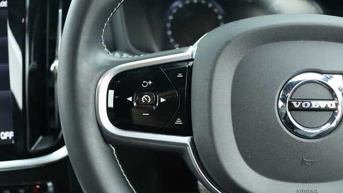 Volvo V60 D4 R-Design Manual (Winter Pack, Cruise Control, Tinted Windows)