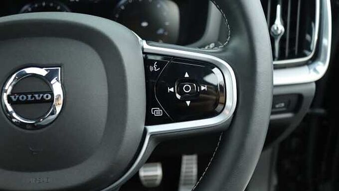 Volvo V60 D4 R-Design Manual (Winter Pack, Cruise Control, Tinted Windows)