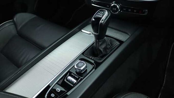 Volvo V60 D4 R-Design Manual (Winter Pack, Cruise Control, Tinted Windows)