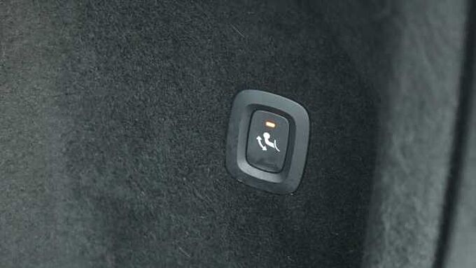 Volvo V60 D4 R-Design Manual (Winter Pack, Cruise Control, Tinted Windows)