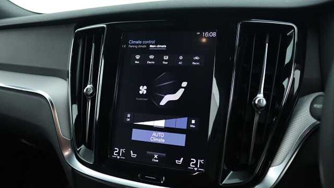 Volvo V60 D4 R-Design Manual (Winter Pack, Cruise Control, Tinted Windows)