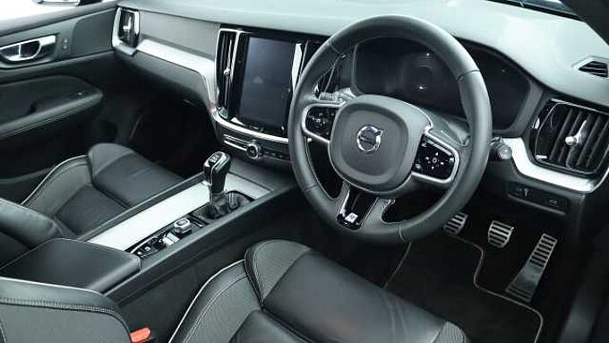 Volvo V60 D4 R-Design Manual (Winter Pack, Cruise Control, Tinted Windows)