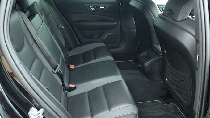 Volvo V60 D4 R-Design Manual (Winter Pack, Cruise Control, Tinted Windows)