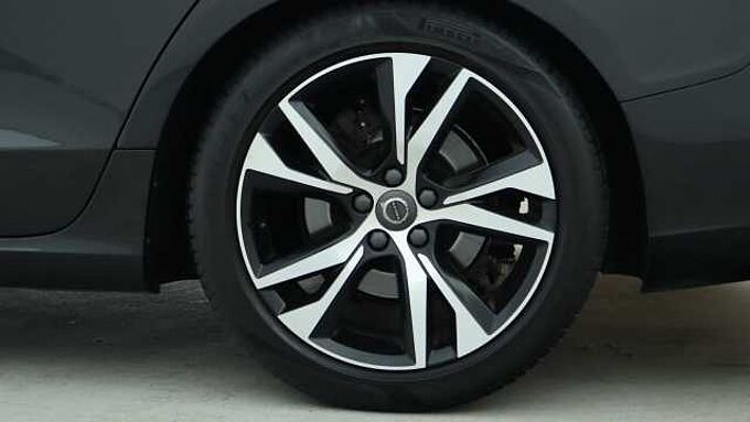 Volvo V60 D4 R-Design Manual (Winter Pack, Cruise Control, Tinted Windows)
