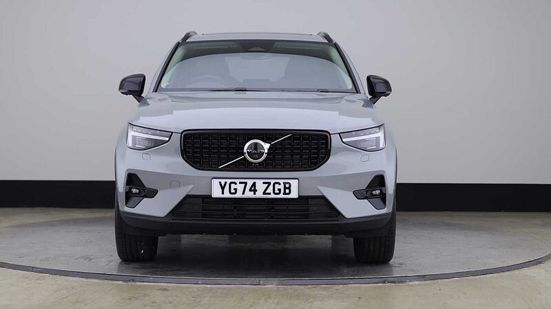 Volvo XC40 B4 (P) Ultra Dark Auto (Sunroof, 360 Camera, BLIS)