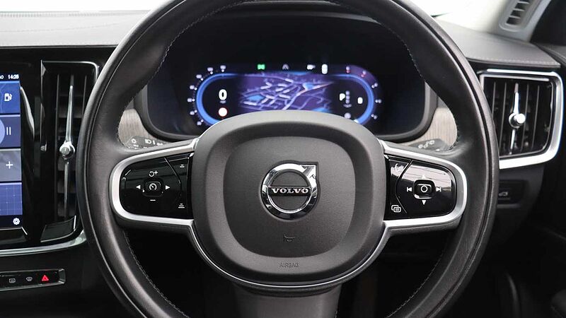 Volvo V90 Cross Country B5 AWD (Lounge Pack, Sunroof, Harman Kardon, 360 Camera)