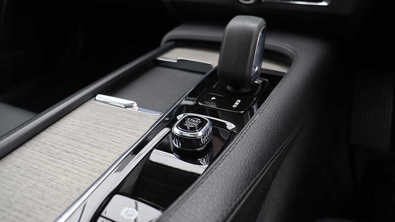 Volvo V90 Cross Country B5 AWD (Lounge Pack, Sunroof, Harman Kardon, 360 Camera)
