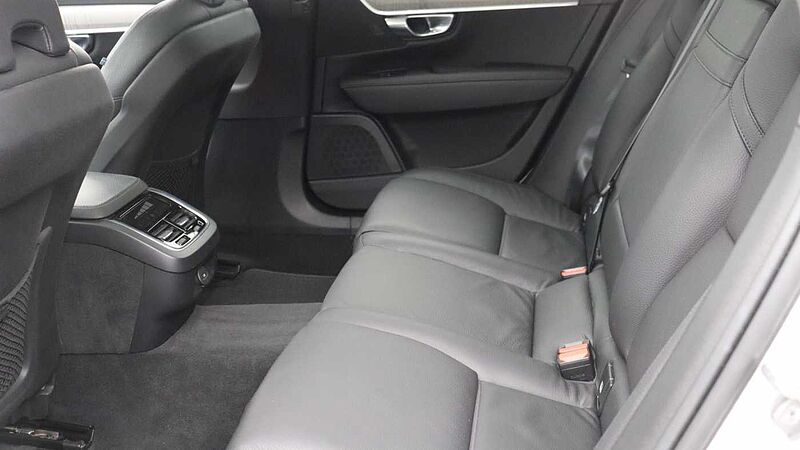 Volvo V90 Cross Country B5 AWD (Lounge Pack, Sunroof, Harman Kardon, 360 Camera)
