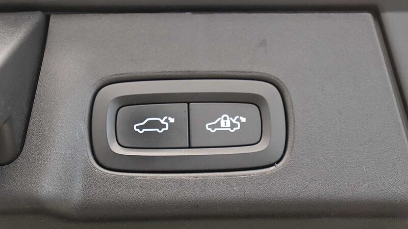 Volvo V90 Cross Country B5 AWD (Lounge Pack, Sunroof, Harman Kardon, 360 Camera)