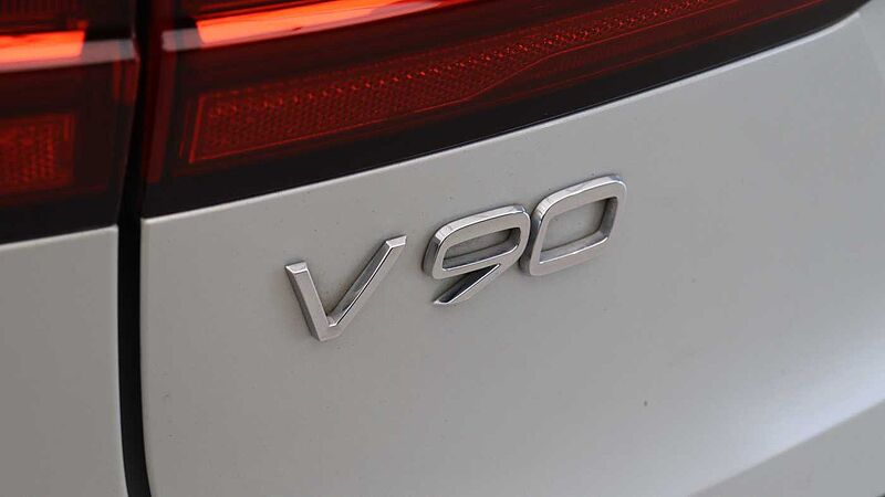 Volvo V90 Cross Country B5 AWD (Lounge Pack, Sunroof, Harman Kardon, 360 Camera)