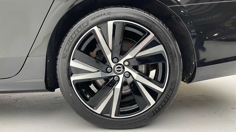 Volvo S90 T8 AWD PHEV R-Design (Rear Camera, Pilot Assist, BLIS)