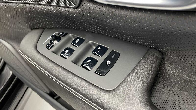 Volvo S90 T8 AWD PHEV R-Design (Rear Camera, Pilot Assist, BLIS)